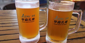 【三亞旅遊】大東海．甲森扎啤美食廣場｜三亞最好喝的啤酒！