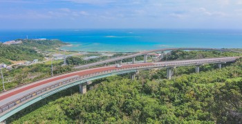 【沖繩南部景點】NIRAIKANAI橋觀景台｜兜風看海最美的公路