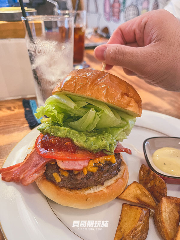 沖繩-美食-Burger-Time-國際通-最高分-漢堡-酪梨-BLT-那霸