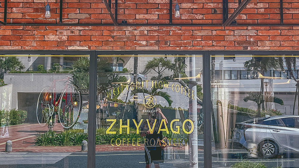 沖繩-美國村-咖啡店-Zhyvago-Coffee-紅磚-工業風-自烘豆