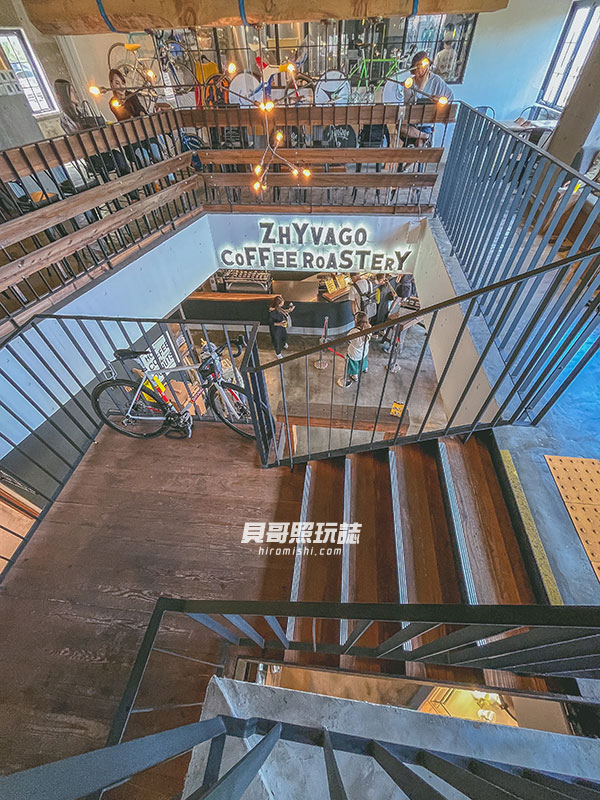 沖繩-美國村-咖啡店-Zhyvago-Coffee-紅磚-工業風-自烘豆